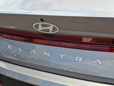 2024 Hyundai ELANTRA SEL IVT