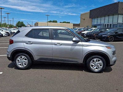 2023 Hyundai VENUE SE IVT