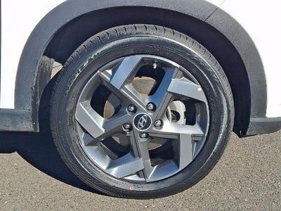 2025 Hyundai VENUE SEL IVT