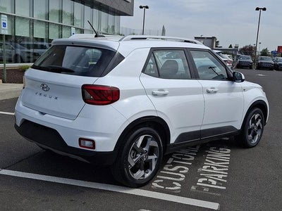 2025 Hyundai VENUE SEL IVT