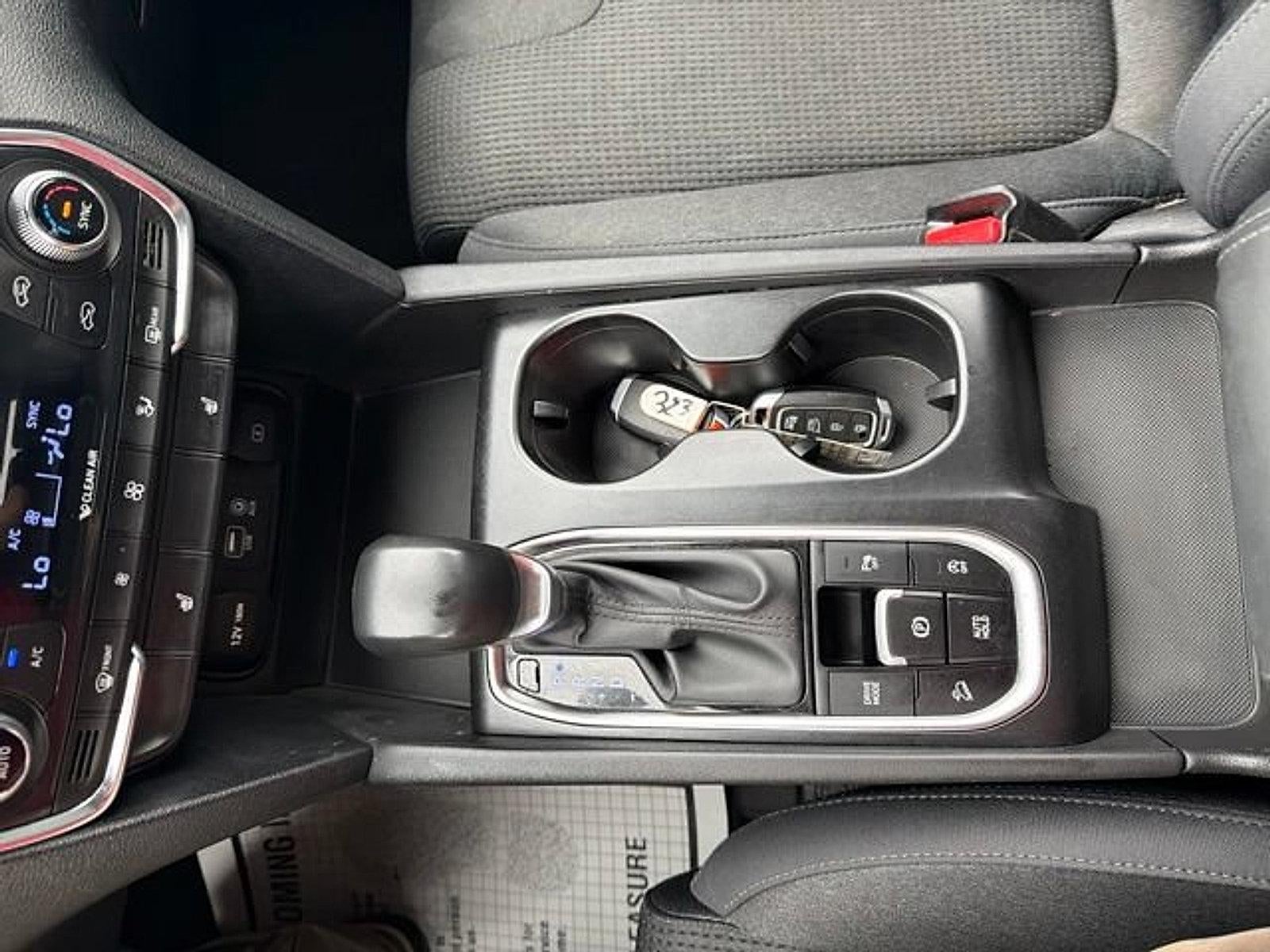 2019 Hyundai SANTA FE SEL Plus