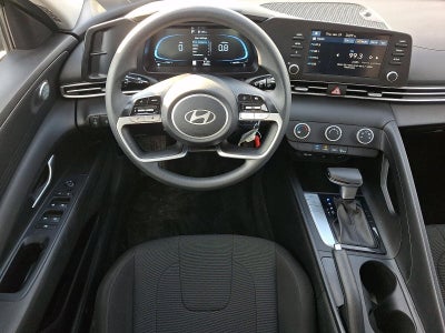 2024 Hyundai ELANTRA SE