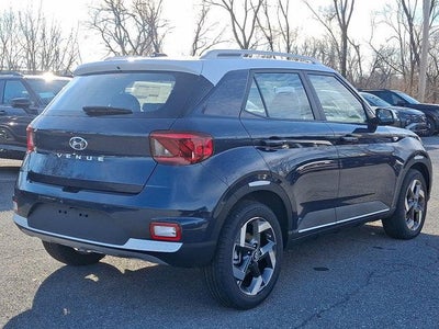 2026 Hyundai VENUE SEL w/Two-Tone Roof